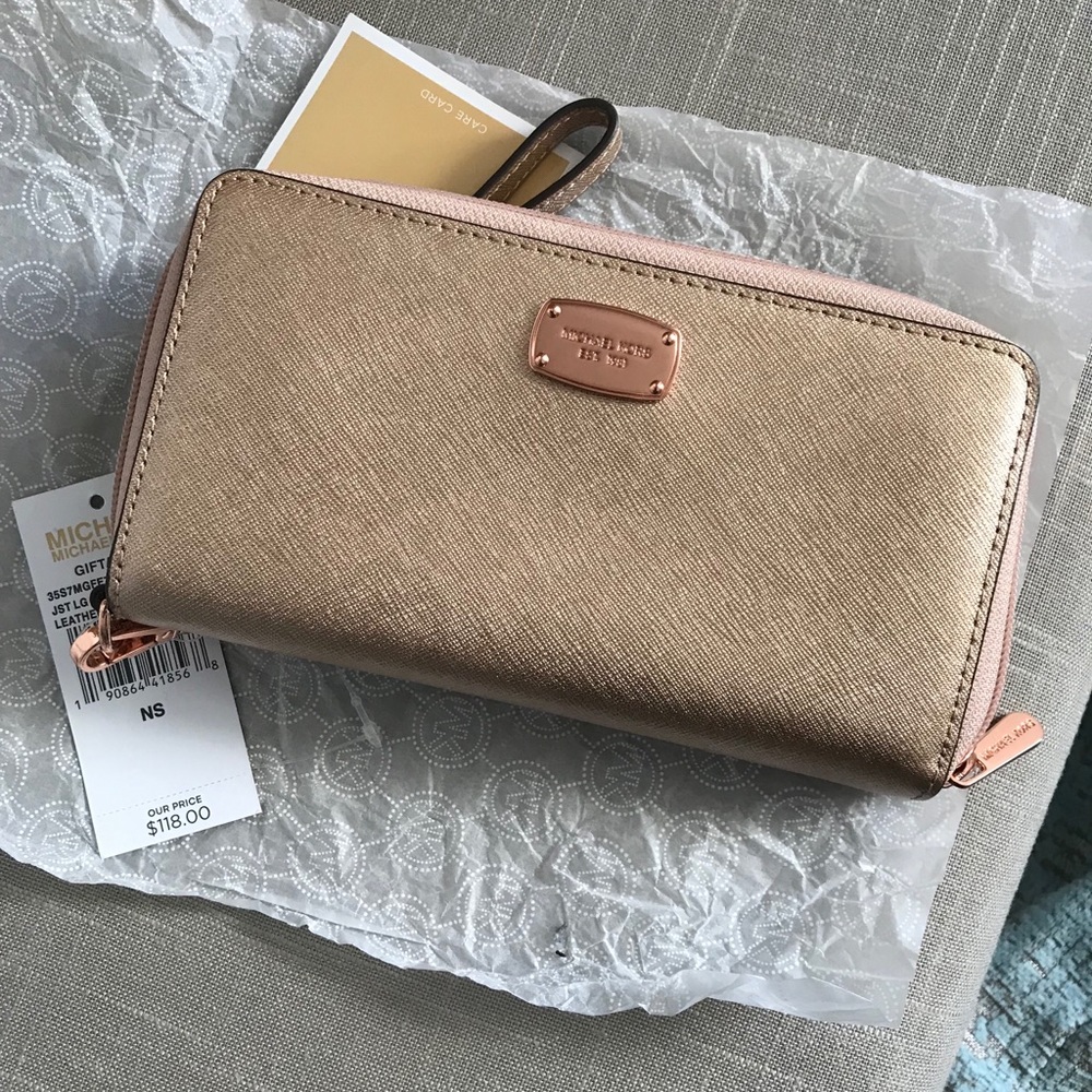 Michael Kors wallet. MK